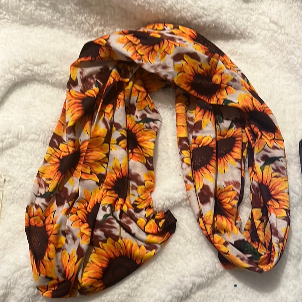 Soft NGIL Sunflower Farm Neck Scarf